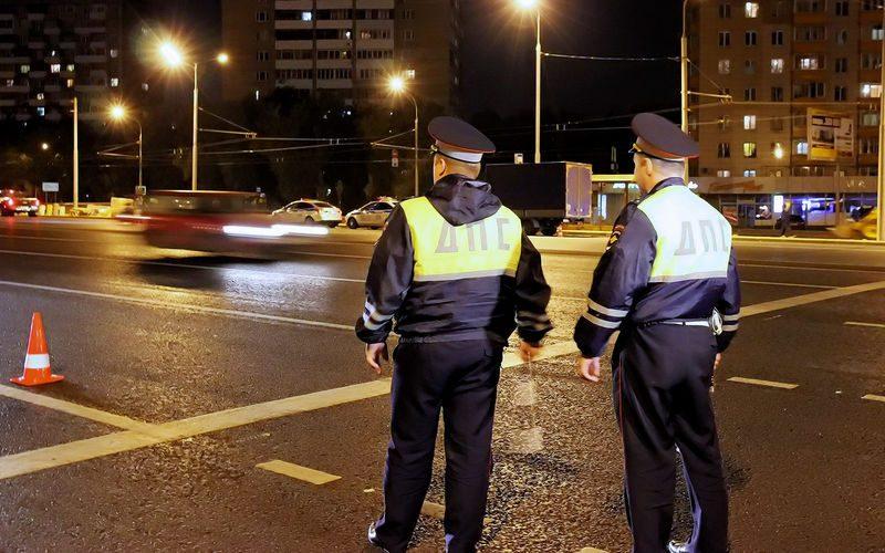 Инспектора 3 батальона дорожно – патрульной службы Центрального административного округа города Москвы проведут сплошные проверки водителей, управляющих транспортными средствами, на состояние опьянения